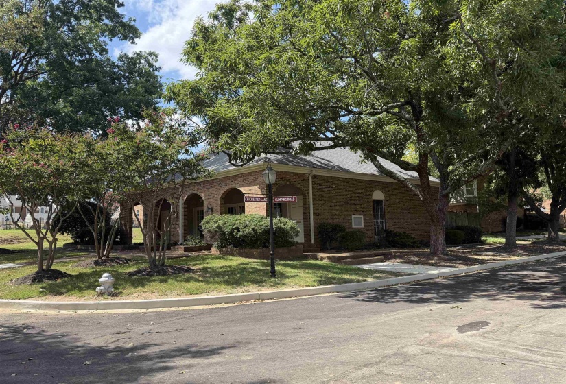 6913 CLIMPING RD, Memphis, Tennessee 38119, 3 Bedroom Bedrooms, 8 Room Rooms,2.1 BathroomBathrooms,Residential,For Sale,CLIMPING,0,10225283