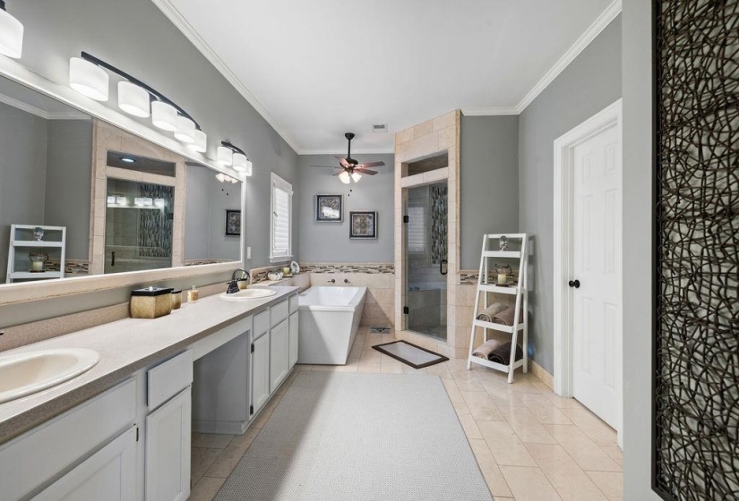 8627 HAVENHURST DR, Germantown, Tennessee 38138, 4 Bedrooms Bedrooms, 9 Rooms Rooms,3.1 BathroomsBathrooms,Residential,For Sale,HAVENHURST,10225296