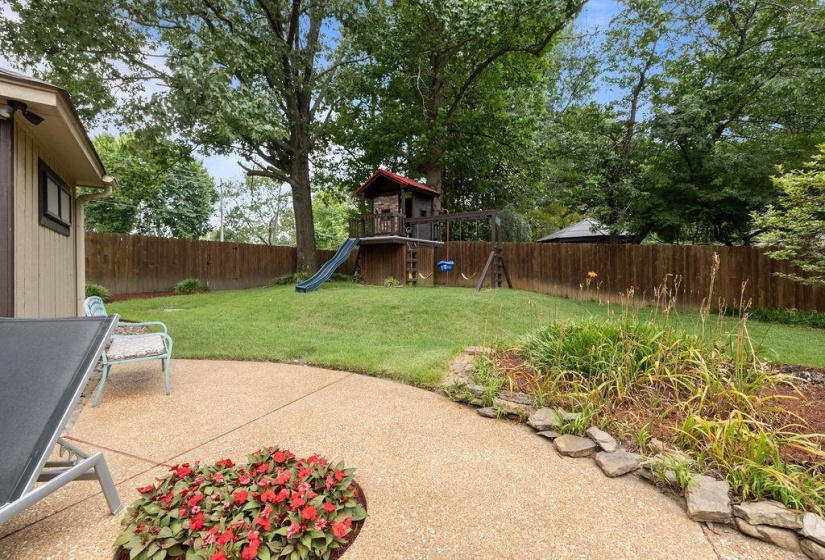 8627 HAVENHURST DR, Germantown, Tennessee 38138, 4 Bedrooms Bedrooms, 9 Rooms Rooms,3.1 BathroomsBathrooms,Residential,For Sale,HAVENHURST,10225296