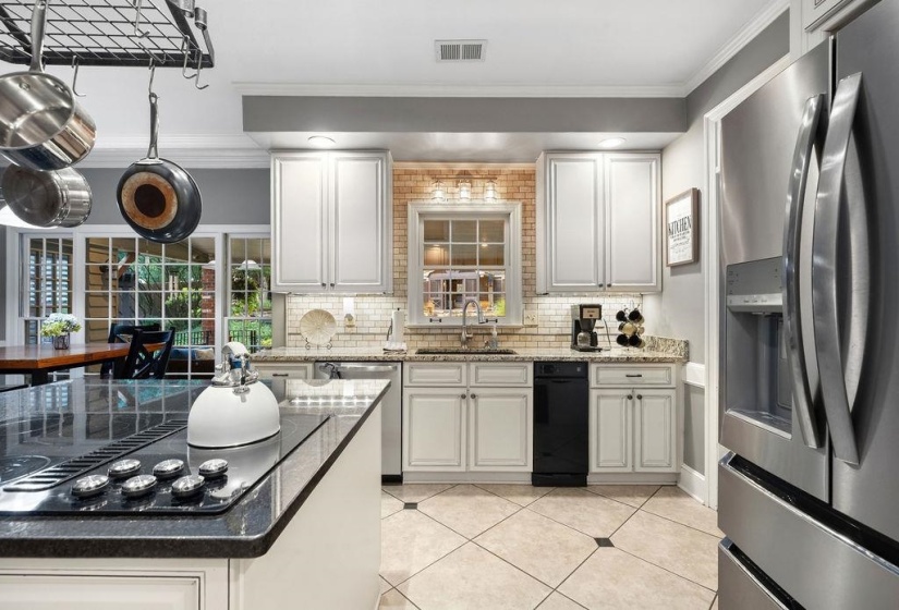 8627 HAVENHURST DR, Germantown, Tennessee 38138, 4 Bedrooms Bedrooms, 9 Rooms Rooms,3.1 BathroomsBathrooms,Residential,For Sale,HAVENHURST,10225296