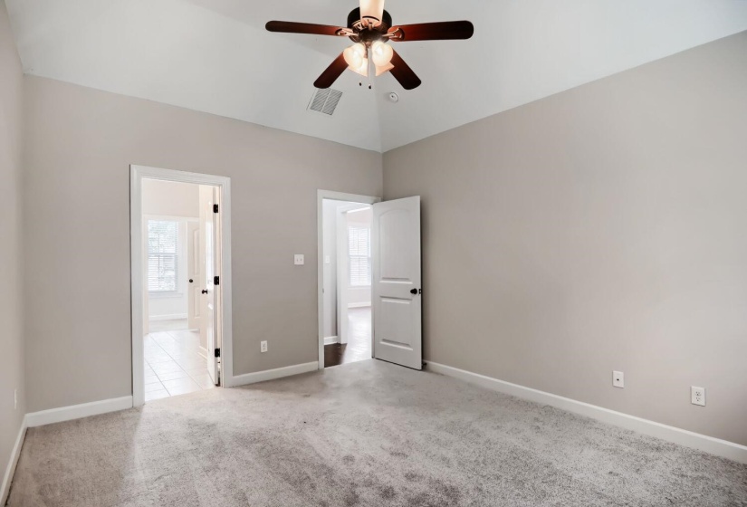 7915 COUNTRY LAKE DR, Bartlett, Tennessee 38133, 4 Bedroom Bedrooms, 8 Room Rooms,3 BathroomBathrooms,Residential,For Sale,COUNTRY LAKE,0,10225303