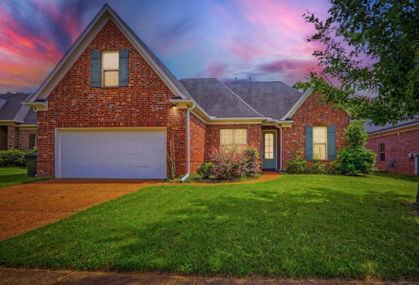 7915 COUNTRY LAKE DR, Bartlett, Tennessee 38133, 4 Bedroom Bedrooms, 8 Room Rooms,3 BathroomBathrooms,Residential,For Sale,COUNTRY LAKE,0,10225303