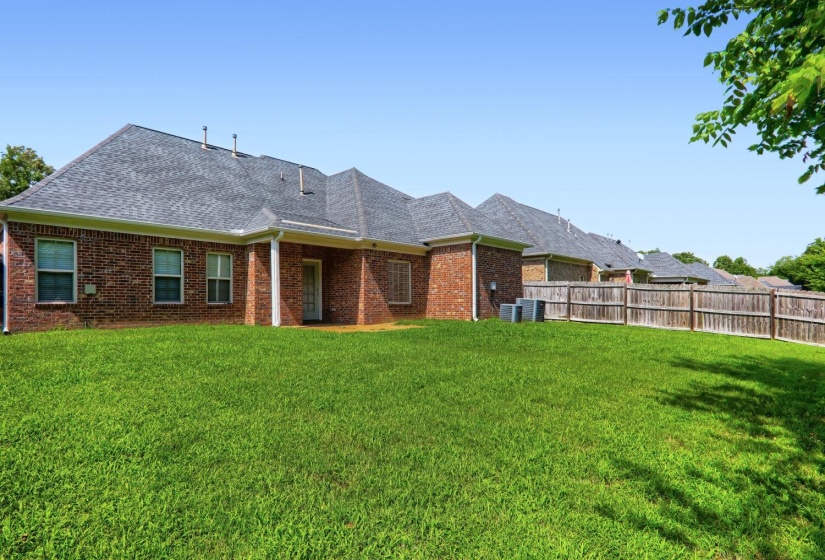 7915 COUNTRY LAKE DR, Bartlett, Tennessee 38133, 4 Bedroom Bedrooms, 8 Room Rooms,3 BathroomBathrooms,Residential,For Sale,COUNTRY LAKE,0,10225303