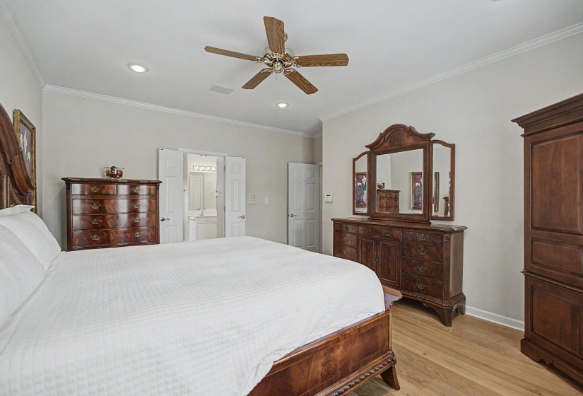 1951 CHELSEA PARK DR, Germantown, Tennessee 38139, 5 Bedrooms Bedrooms, 9 Rooms Rooms,3.1 BathroomsBathrooms,Residential,For Sale,CHELSEA PARK,10225308