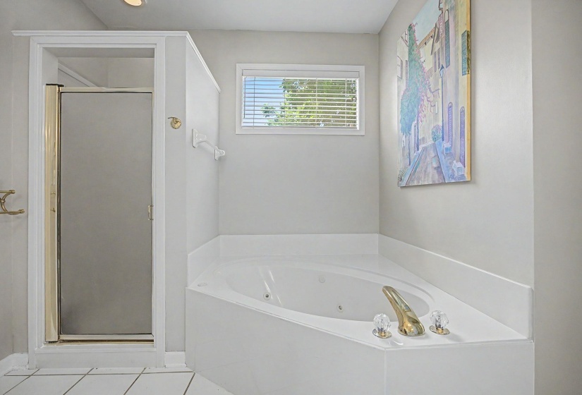 1951 CHELSEA PARK DR, Germantown, Tennessee 38139, 5 Bedrooms Bedrooms, 9 Rooms Rooms,3.1 BathroomsBathrooms,Residential,For Sale,CHELSEA PARK,10225308