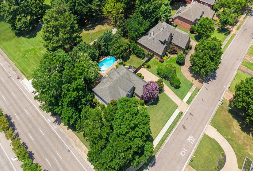 1951 CHELSEA PARK DR, Germantown, Tennessee 38139, 5 Bedrooms Bedrooms, 9 Rooms Rooms,3.1 BathroomsBathrooms,Residential,For Sale,CHELSEA PARK,10225308