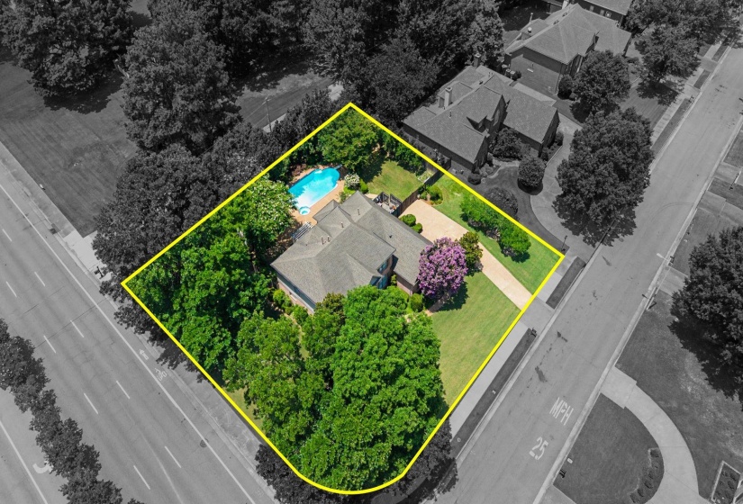 1951 CHELSEA PARK DR, Germantown, Tennessee 38139, 5 Bedrooms Bedrooms, 9 Rooms Rooms,3.1 BathroomsBathrooms,Residential,For Sale,CHELSEA PARK,10225308