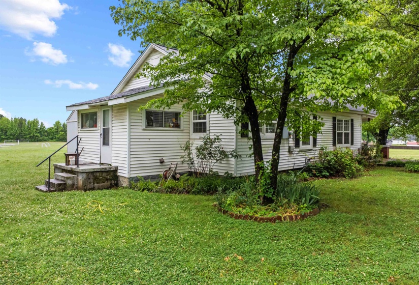 140 WALKER FIELD RD, Munford, Tennessee 38058, 2 Bedrooms Bedrooms, 6 Rooms Rooms,1 BathroomBathrooms,Residential,For Sale,WALKER FIELD,10225322