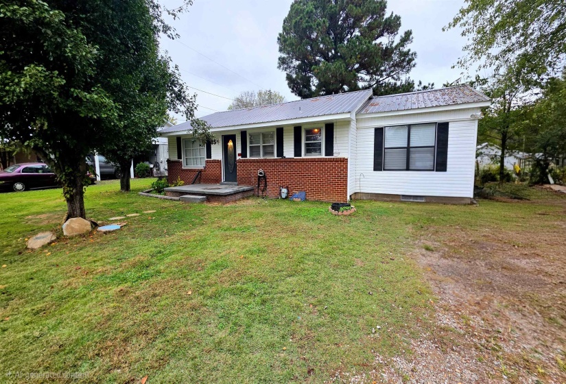 85 BAKER ST, Savannah, Tennessee 38372-3523, 3 Bedroom Bedrooms, 7 Room Rooms,1 BathroomBathrooms,Residential,For Sale,BAKER,0,10208677