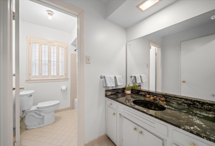 5409 SYCAMORE GROVE LN, Memphis, Tennessee 38120, 5 Bedroom Bedrooms, 10 Room Rooms,3.1 BathroomBathrooms,Residential,For Sale,SYCAMORE GROVE,0,10225326