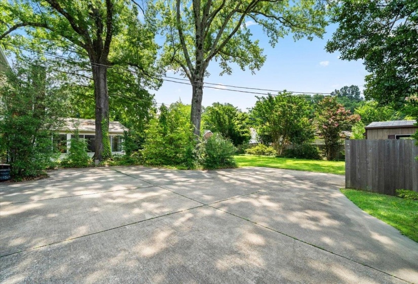 5409 SYCAMORE GROVE LN, Memphis, Tennessee 38120, 5 Bedroom Bedrooms, 10 Room Rooms,3.1 BathroomBathrooms,Residential,For Sale,SYCAMORE GROVE,0,10225326