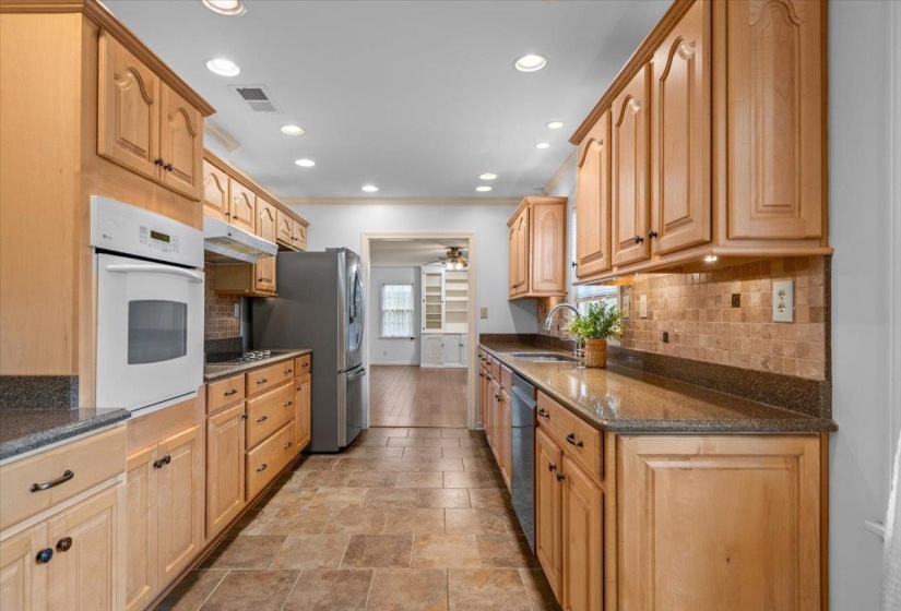 5409 SYCAMORE GROVE LN, Memphis, Tennessee 38120, 5 Bedroom Bedrooms, 10 Room Rooms,3.1 BathroomBathrooms,Residential,For Sale,SYCAMORE GROVE,0,10225326