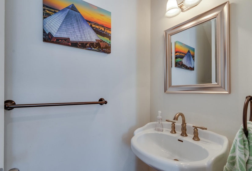 1180 CHAPEL PARK BLVD, Memphis, Tennessee 38016, 3 Bedroom Bedrooms, 7 Room Rooms,2.1 BathroomBathrooms,Residential,For Sale,CHAPEL PARK,0,10225328
