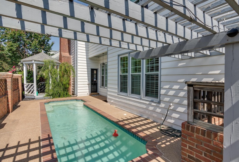 1180 CHAPEL PARK BLVD, Memphis, Tennessee 38016, 3 Bedroom Bedrooms, 7 Room Rooms,2.1 BathroomBathrooms,Residential,For Sale,CHAPEL PARK,0,10225328