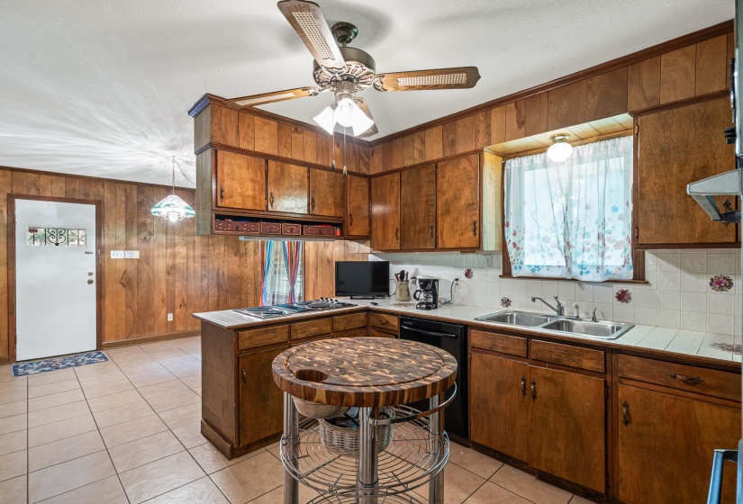 6200 MILLINGTON RD, Millington, Tennessee 38053, 3 Bedrooms Bedrooms, 4 Rooms Rooms,1.1 BathroomsBathrooms,Residential,For Sale,MILLINGTON,10225335