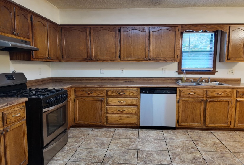9450 HOLLY GROVE RD, Brighton, Tennessee 38011, 3 Bedroom Bedrooms, 5 Room Rooms,2 BathroomBathrooms,Residential,For Sale,HOLLY GROVE,0,10225338