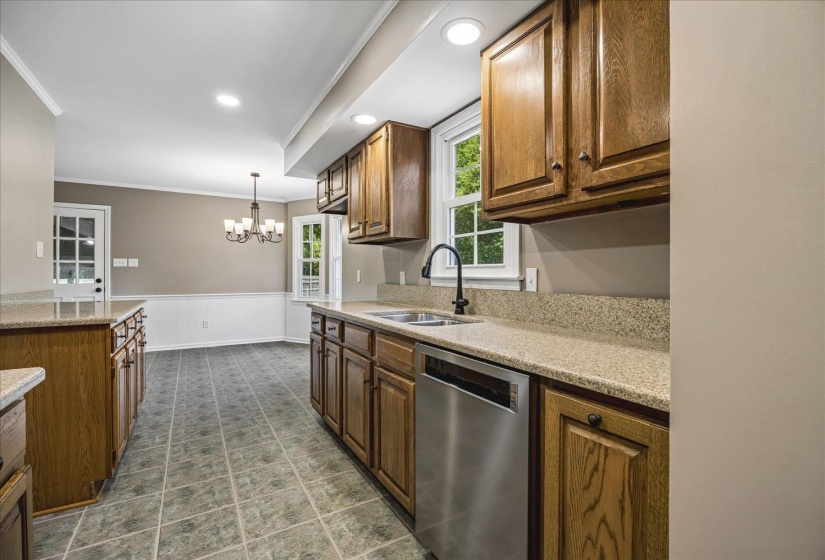 1090 MARTINSBURG CV, Collierville, Tennessee 38017, 4 Bedrooms Bedrooms, 8 Rooms Rooms,2.1 BathroomsBathrooms,Residential,For Sale,MARTINSBURG,10225362