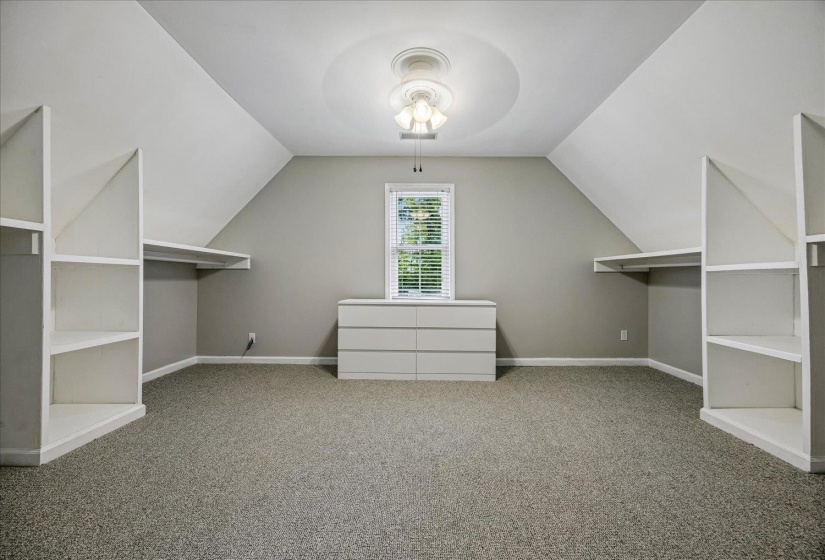 1090 MARTINSBURG CV, Collierville, Tennessee 38017, 4 Bedrooms Bedrooms, 8 Rooms Rooms,2.1 BathroomsBathrooms,Residential,For Sale,MARTINSBURG,10225362