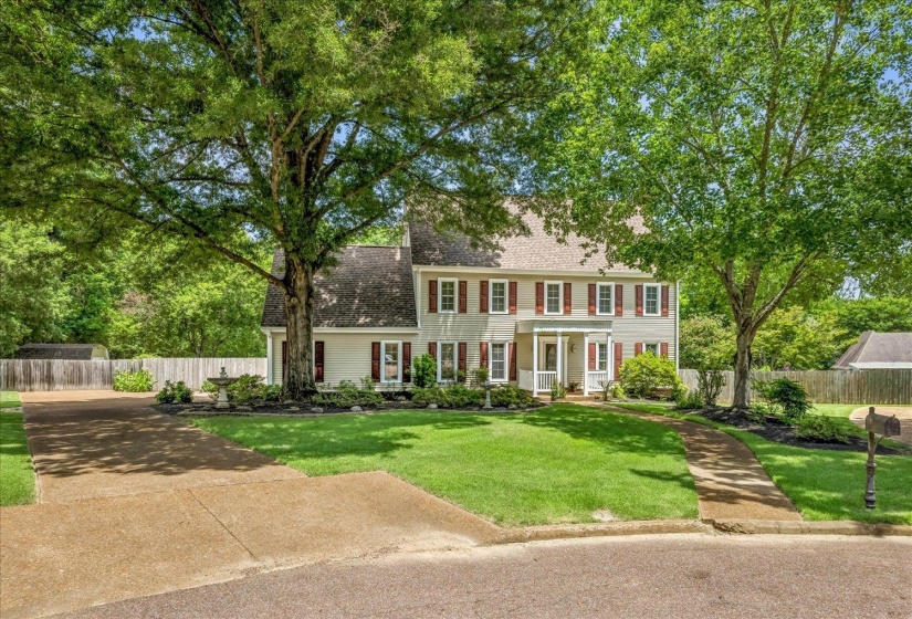 1090 MARTINSBURG CV, Collierville, Tennessee 38017, 4 Bedrooms Bedrooms, 8 Rooms Rooms,2.1 BathroomsBathrooms,Residential,For Sale,MARTINSBURG,10225362