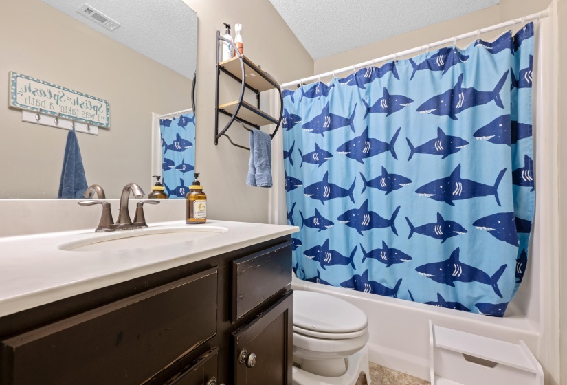 8862 FLATTS MEADOW CV, Bartlett, Tennessee 38002, 4 Bedrooms Bedrooms, 7 Rooms Rooms,2 BathroomsBathrooms,Residential,For Sale,FLATTS MEADOW,10225363
