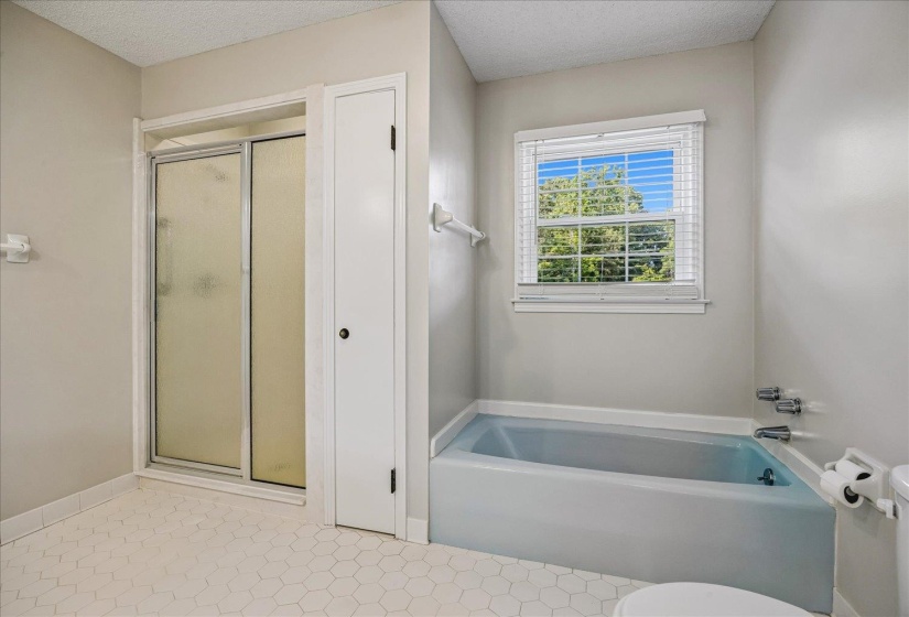 145 WOODBRIDGE CV, Somerville, Tennessee 38068, 4 Bedrooms Bedrooms, 8 Rooms Rooms,3.1 BathroomsBathrooms,Residential,For Sale,WOODBRIDGE,10225367
