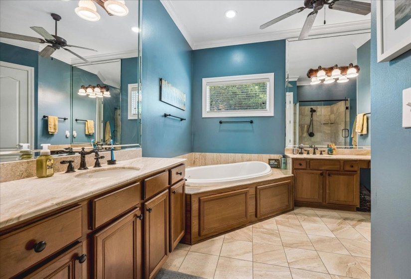9437 GROVEVIEW CV, Germantown, Tennessee 38139, 4 Bedrooms Bedrooms, 10 Rooms Rooms,3.1 BathroomsBathrooms,Residential,For Sale,GROVEVIEW,10225368