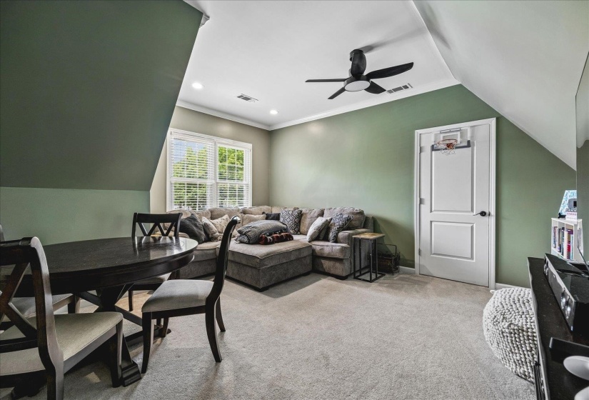 9437 GROVEVIEW CV, Germantown, Tennessee 38139, 4 Bedrooms Bedrooms, 10 Rooms Rooms,3.1 BathroomsBathrooms,Residential,For Sale,GROVEVIEW,10225368