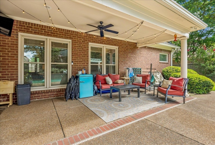 9437 GROVEVIEW CV, Germantown, Tennessee 38139, 4 Bedrooms Bedrooms, 10 Rooms Rooms,3.1 BathroomsBathrooms,Residential,For Sale,GROVEVIEW,10225368