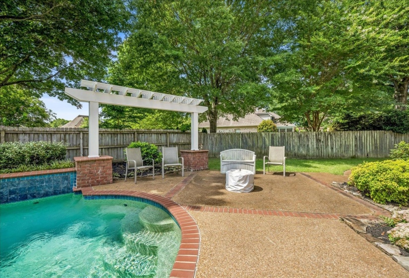 9437 GROVEVIEW CV, Germantown, Tennessee 38139, 4 Bedrooms Bedrooms, 10 Rooms Rooms,3.1 BathroomsBathrooms,Residential,For Sale,GROVEVIEW,10225368
