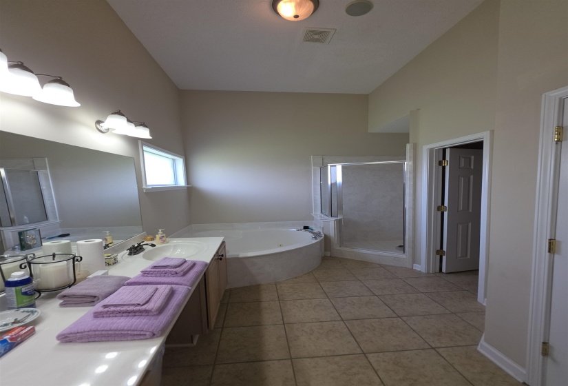 7253 ROURKE CIR, Memphis, Tennessee 38125, 5 Bedroom Bedrooms, 10 Room Rooms,4 BathroomBathrooms,Residential,For Sale,ROURKE,0,10225389