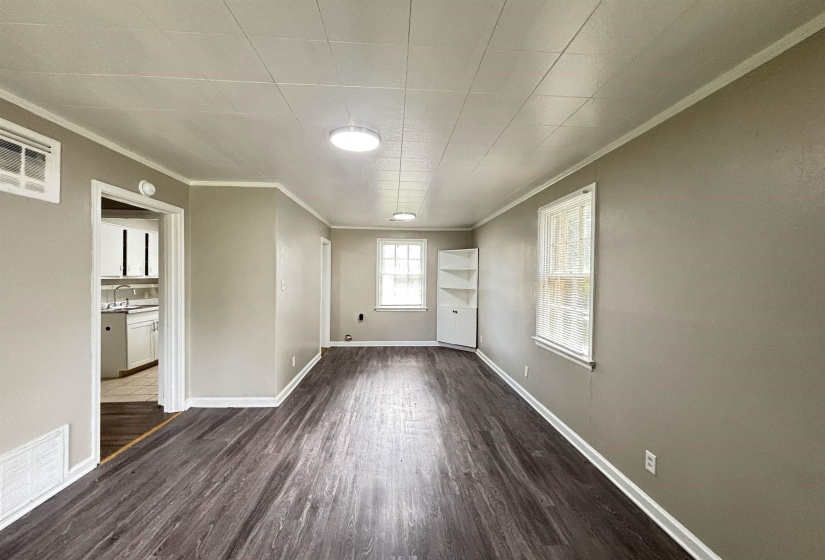 1065 LARRY LN, Memphis, Tennessee 38122, 3 Bedrooms Bedrooms, 5 Rooms Rooms,1 BathroomBathrooms,Rental Properties,For Sale,LARRY,10225439