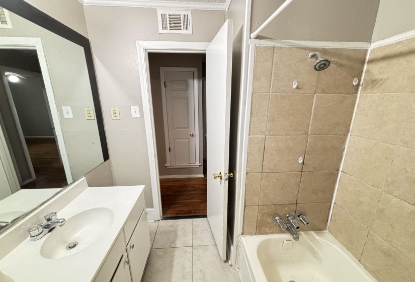 4694 MCCRORY AVE, Memphis, Tennessee 38122, 3 Bedrooms Bedrooms, 6 Rooms Rooms,1 BathroomBathrooms,Rental Properties,For Sale,MCCRORY,10225461