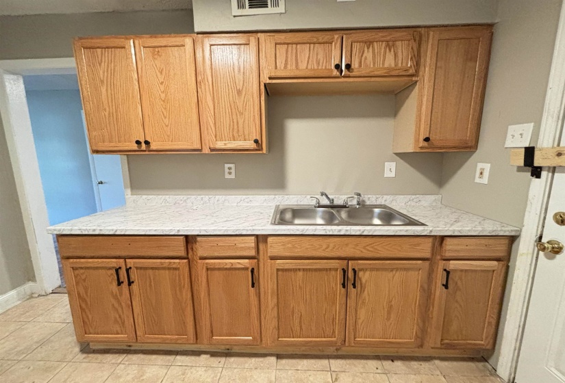 4694 MCCRORY AVE, Memphis, Tennessee 38122, 3 Bedrooms Bedrooms, 6 Rooms Rooms,1 BathroomBathrooms,Rental Properties,For Sale,MCCRORY,10225461