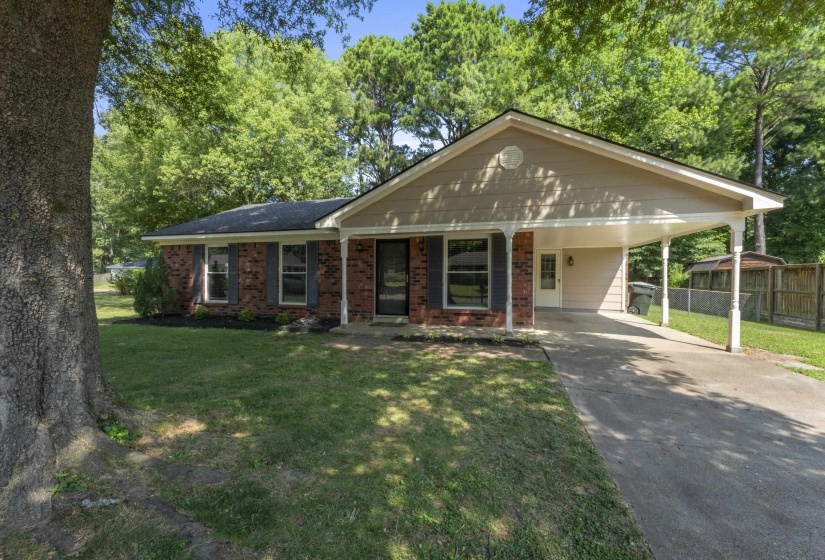 1019 GREENCLIFF RD, Collierville, Tennessee 38017, 3 Bedroom Bedrooms, 6 Room Rooms,1.1 BathroomBathrooms,Residential,For Sale,GREENCLIFF,0,10225224