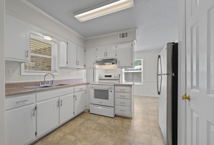 1019 GREENCLIFF RD, Collierville, Tennessee 38017, 3 Bedroom Bedrooms, 6 Room Rooms,1.1 BathroomBathrooms,Residential,For Sale,GREENCLIFF,0,10225224