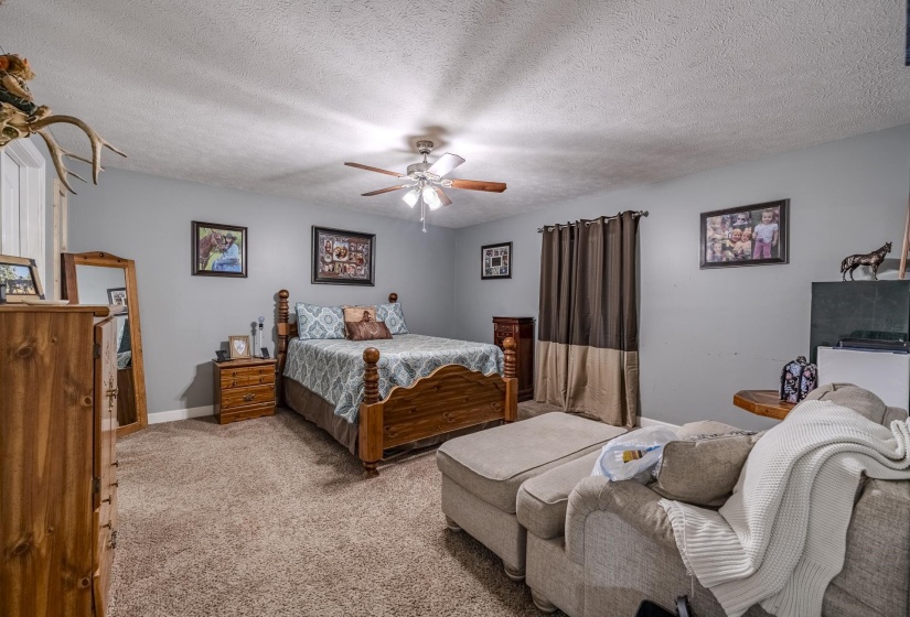240 ROSEWOOD DR, Savannah, Tennessee 38372, 3 Bedrooms Bedrooms, 5 Rooms Rooms,2 BathroomsBathrooms,Residential,For Sale,ROSEWOOD,10225442