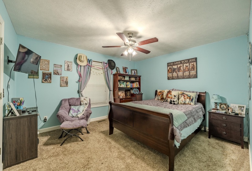 240 ROSEWOOD DR, Savannah, Tennessee 38372, 3 Bedrooms Bedrooms, 5 Rooms Rooms,2 BathroomsBathrooms,Residential,For Sale,ROSEWOOD,10225442