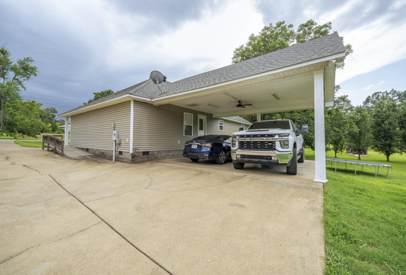 240 ROSEWOOD DR, Savannah, Tennessee 38372, 3 Bedrooms Bedrooms, 5 Rooms Rooms,2 BathroomsBathrooms,Residential,For Sale,ROSEWOOD,10225442