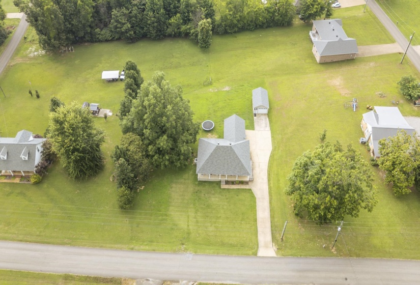 240 ROSEWOOD DR, Savannah, Tennessee 38372, 3 Bedrooms Bedrooms, 5 Rooms Rooms,2 BathroomsBathrooms,Residential,For Sale,ROSEWOOD,10225442