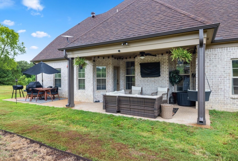 356 POPLAR LN, Holly Springs, Mississippi 38635, 5 Bedroom Bedrooms, 8 Room Rooms,3 BathroomBathrooms,Residential,For Sale,POPLAR,0,10225457