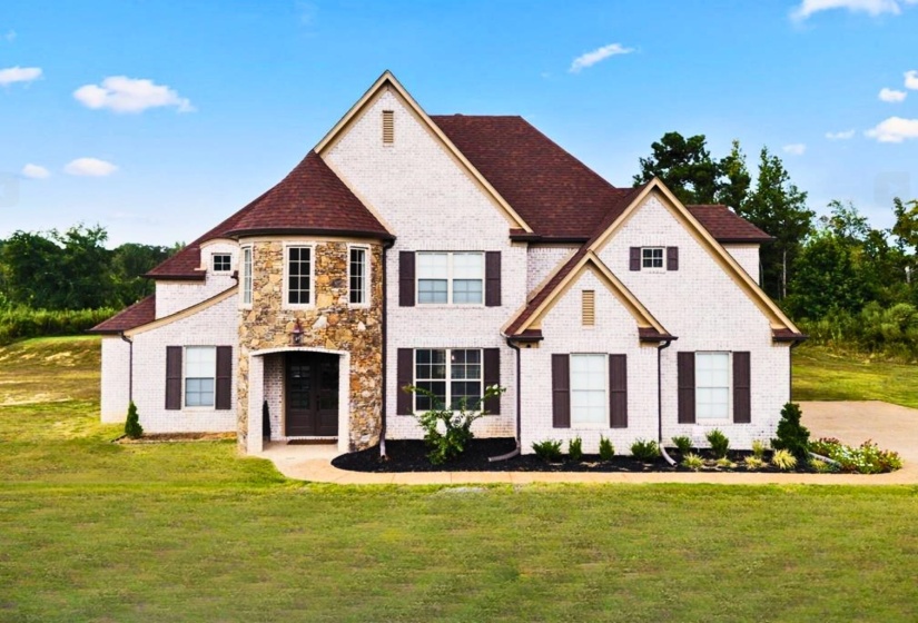 356 POPLAR LN, Holly Springs, Mississippi 38635, 5 Bedroom Bedrooms, 8 Room Rooms,3 BathroomBathrooms,Residential,For Sale,POPLAR,0,10225457