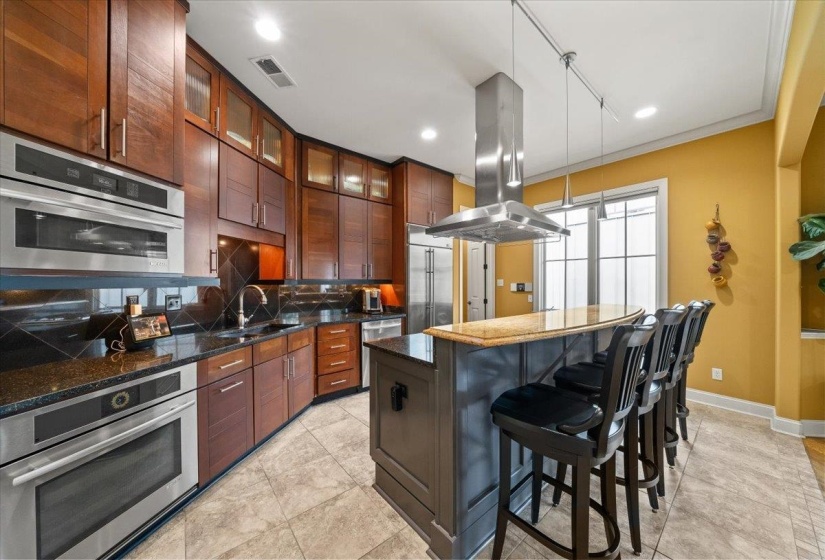511 MONTEIGNE BLVD, Memphis, Tennessee 38103, 4 Bedroom Bedrooms, 12 Room Rooms,4.1 BathroomBathrooms,Residential,For Sale,MONTEIGNE,0,10225460