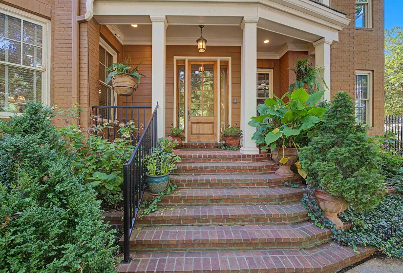 511 MONTEIGNE BLVD, Memphis, Tennessee 38103, 4 Bedroom Bedrooms, 12 Room Rooms,4.1 BathroomBathrooms,Residential,For Sale,MONTEIGNE,0,10225460