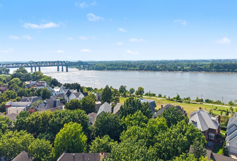 511 MONTEIGNE BLVD, Memphis, Tennessee 38103, 4 Bedroom Bedrooms, 12 Room Rooms,4.1 BathroomBathrooms,Residential,For Sale,MONTEIGNE,0,10225460
