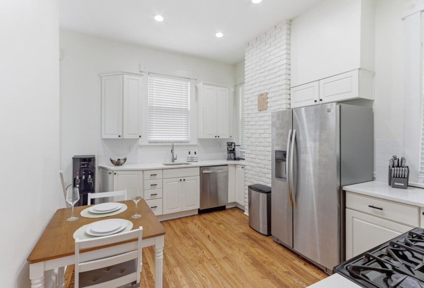 453 ANGELUS ST, Memphis, Tennessee 38112, 2 Bedroom Bedrooms, 5 Room Rooms,2 BathroomBathrooms,Residential,For Sale,ANGELUS,0,10225466