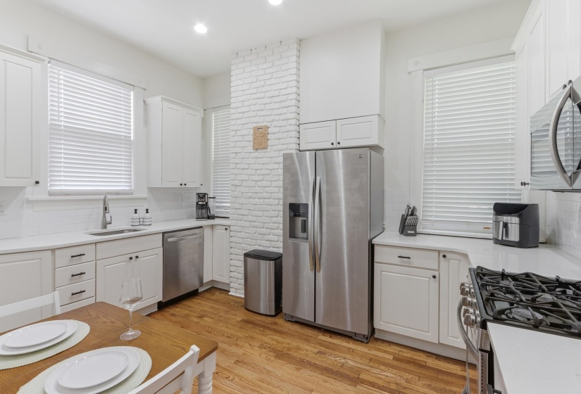 453 ANGELUS ST, Memphis, Tennessee 38112, 2 Bedroom Bedrooms, 5 Room Rooms,2 BathroomBathrooms,Residential,For Sale,ANGELUS,0,10225466
