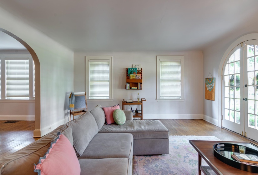 664 MCLEAN BLVD, Memphis, Tennessee 38104, 3 Bedrooms Bedrooms, 7 Rooms Rooms,1.1 BathroomsBathrooms,Residential,For Sale,MCLEAN,10225477