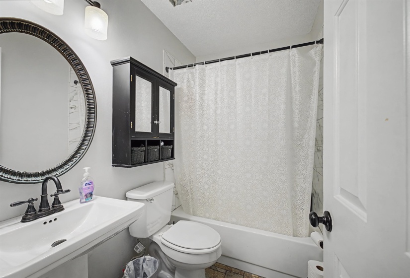 951 DOVE HOLLOW DR, Memphis, Tennessee 38018, 3 Bedroom Bedrooms, 6 Room Rooms,2 BathroomBathrooms,Residential,For Sale,DOVE HOLLOW,0,10216529