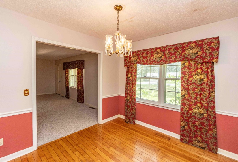 1057 COUNTRY CLUB LN, Selmer, Tennessee 38375, 3 Bedrooms Bedrooms, 7 Rooms Rooms,2 BathroomsBathrooms,Residential,For Sale,COUNTRY CLUB,10225491