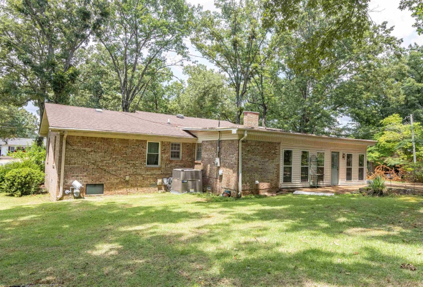 1057 COUNTRY CLUB LN, Selmer, Tennessee 38375, 3 Bedrooms Bedrooms, 7 Rooms Rooms,2 BathroomsBathrooms,Residential,For Sale,COUNTRY CLUB,10225491